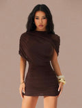 Vestido elegante ajustado marron