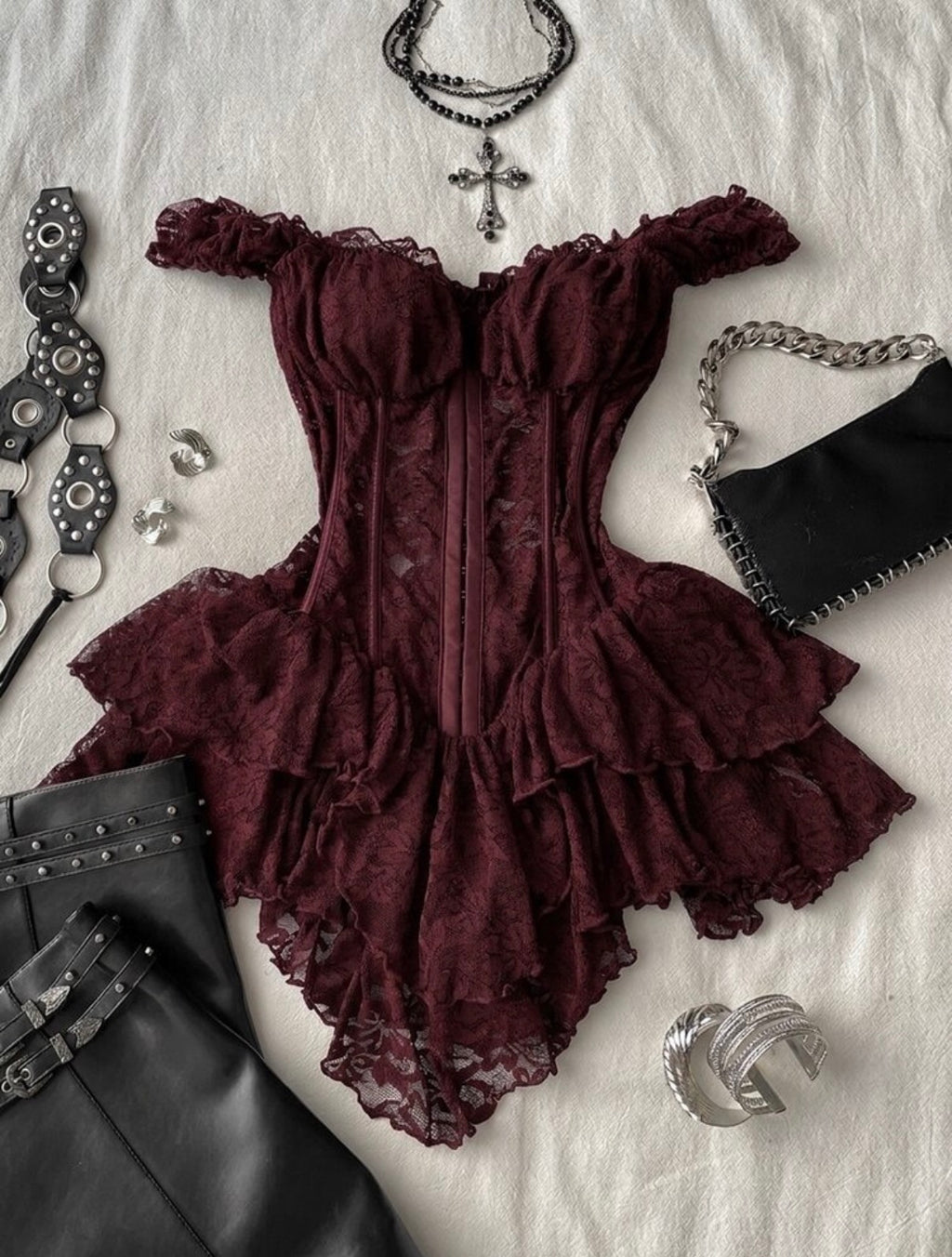 Vestido de corset con short vinotinto