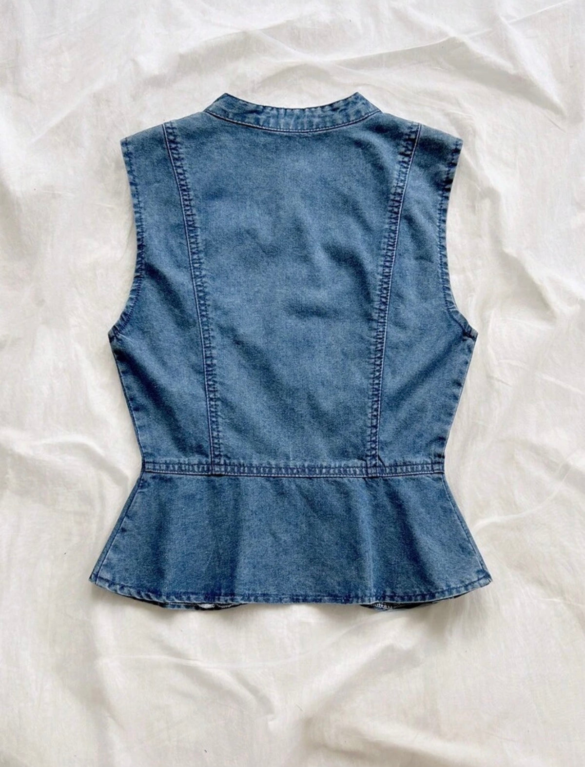 Blusa tipo chaleco napoleon de jean