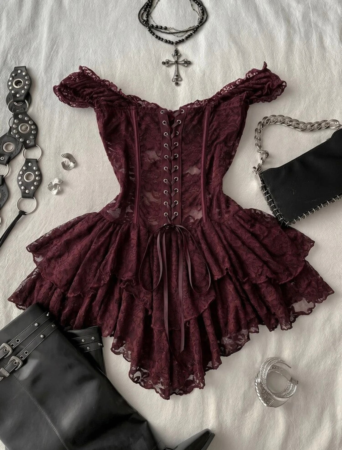 Vestido de corset con short vinotinto