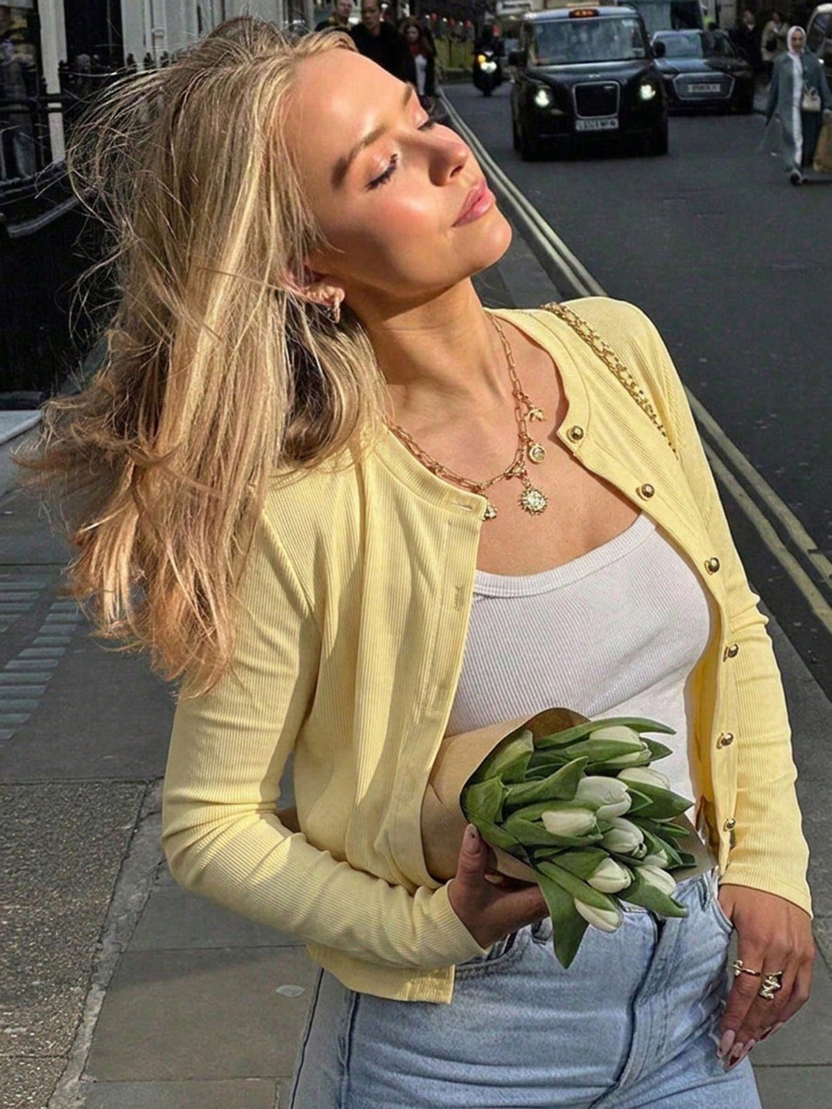 Cardigan o sueter amarillo