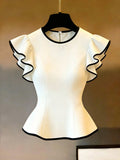 Blusa blanca con volado en las mangas