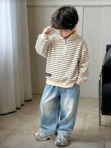 Conjunto de jean y sueter con cierre