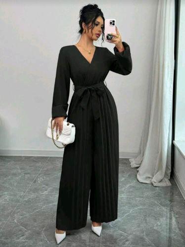 Enterizo negro con plizado