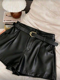 Short de cuero negro sin cinturon
