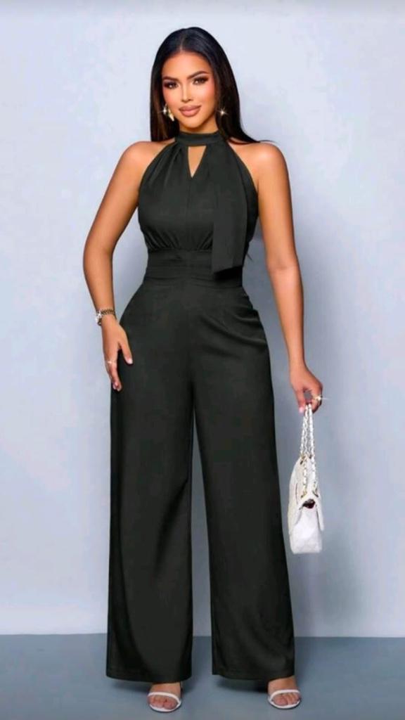 Enterizo negro cuello en v