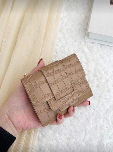 Monedero beige