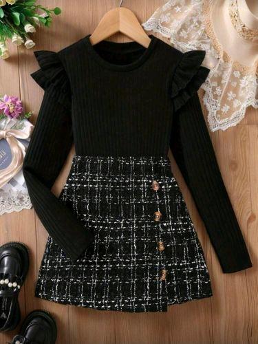 Conjunto de falda y blusa negra manga larga