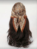 Pañoleta con borde marron