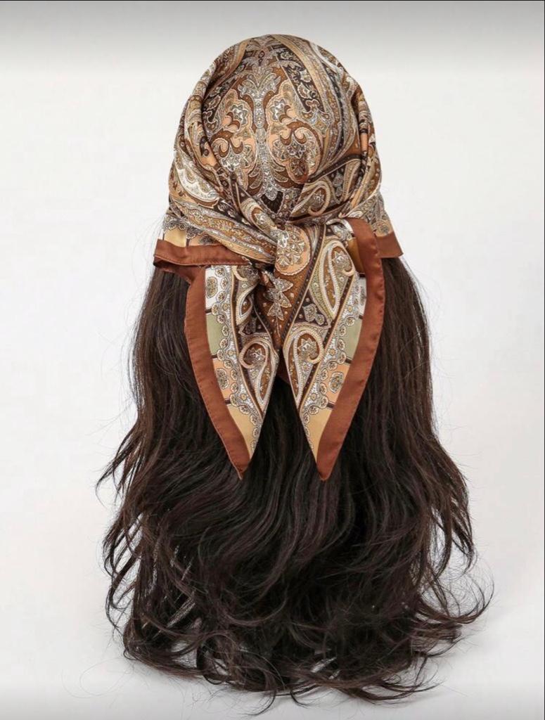 Pañoleta con borde marron