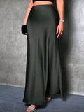 Falda negra larga satinada
