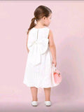 Vestido abombado abajo y lazo blanco