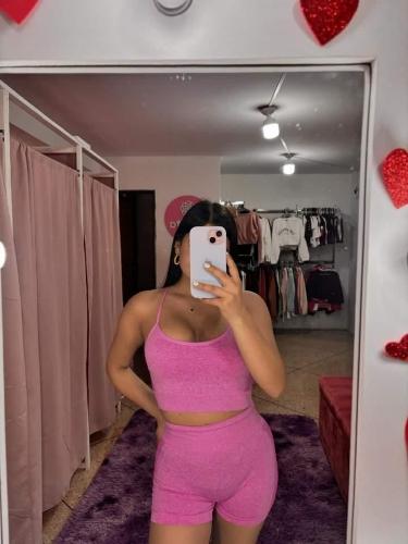 Conjunto deportivo fucsia